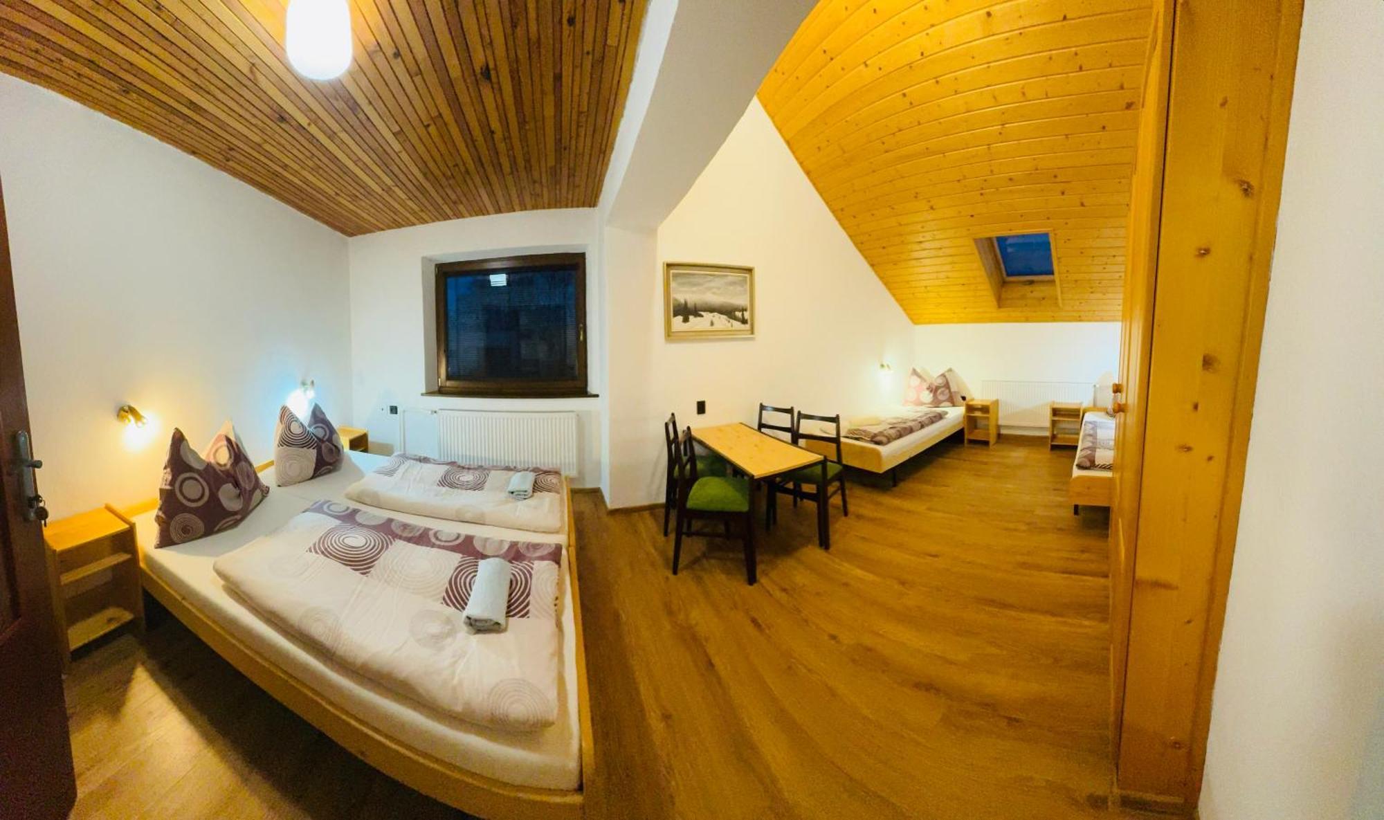 Penzion Familia Antol Ліптовський Мікулаш Екстер'єр фото