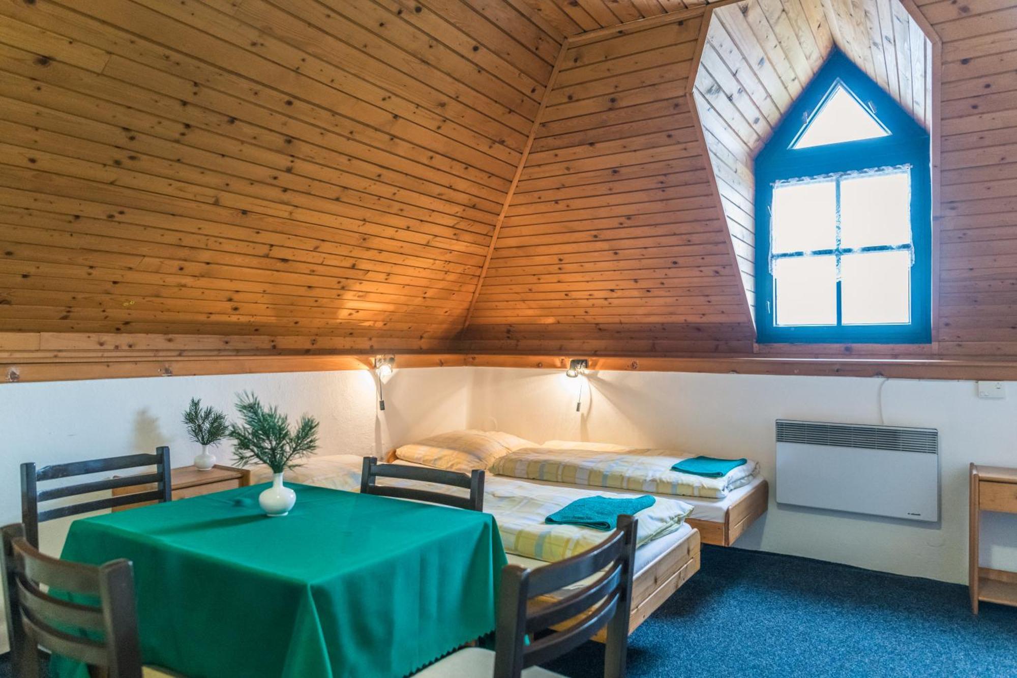 Penzion Familia Antol Ліптовський Мікулаш Екстер'єр фото